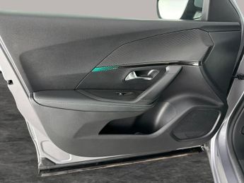 Peugeot E-2008 50kWh Allure Premium (136 ps) - CRUISE - SPEED LIMIT RECOG - HAL