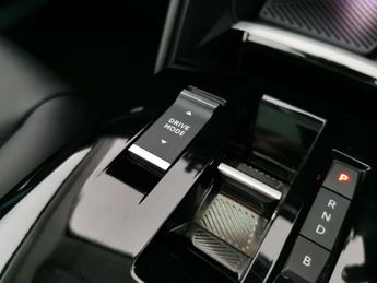 Citroen e-C4 50kWh Shine Plus (7.4kW Charger) (136 ps) - REVERSE CAM - NAV