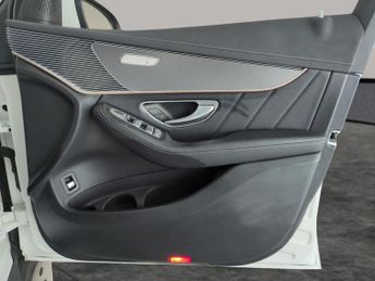 Mercedes-Benz EQC EQC 400 80kWh AMG Line 4MATIC (408 ps) - HEATED LEATHER - LANE D