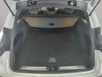 Mercedes-Benz EQC EQC 400 80kWh AMG Line 4MATIC (408 ps) - HEATED LEATHER - LANE D