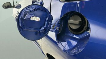 Toyota Yaris 1.5 VVT-h Design E-CVT (116 ps) - BLUETOOTH - AIR CON - DAB