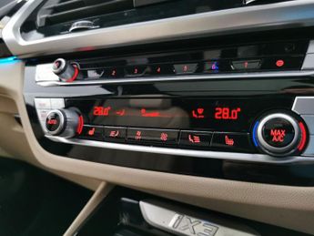 BMW iX3 80kWh Premier Edition (286 ps) - KEYLESS ENTRY - PARK ASSIST - R