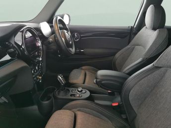 Mini Electric Hatch Cooper SE 32.6kWh Level 2 (184 ps) - 17IN ALLOYS - ADAPT CRUISE 