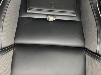 Volvo XC60 2.0h T8 Twin Engine 11.6kWh R-Design Plug-in AWD (390 ps) - SENS