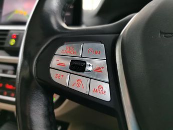 BMW iX3 80kWh Premier Edition (286 ps) - KEYLESS ENTRY - PARK ASSIST - R