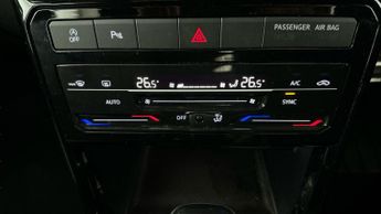 Volkswagen T-cross 1.0 TSI R-Line DSG (110 ps) - BLIND SPOT ASSIST - BLUETOOTH - DI