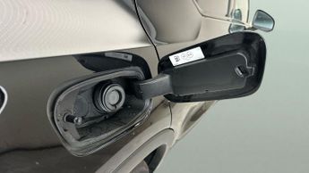 Volvo XC40 1.5h T4 Recharge 10.7kWh R-Design Plug-in (211 ps) - CLIMATE CON