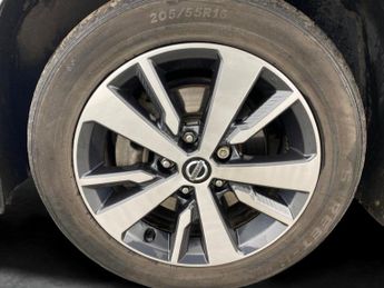 Nissan Leaf 40kWh Acenta (150 ps) - INTELLIGENT LANE INTERVENTION - CRUISE -