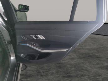 BMW 3 Series 2.0 330e 12kWh M Sport Touring Plug-in xDrive (292 ps) - BMW IND