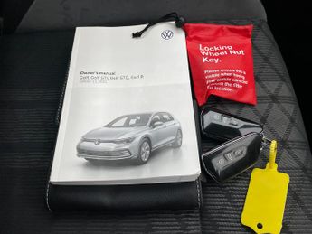 Volkswagen Golf 2.0 TDI R-Line DSG (150 ps) - BLUETOOTH - PARK SENSORS