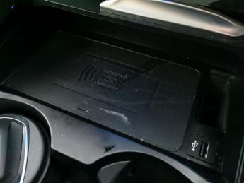 BMW iX3 80kWh Premier Edition (286 ps) - KEYLESS ENTRY - PARK ASSIST - R