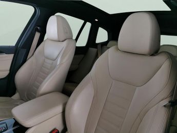 BMW iX3 80kWh Premier Edition (286 ps) - KEYLESS ENTRY - PARK ASSIST - R