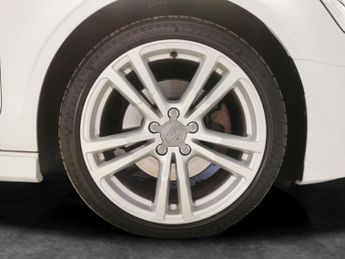 Audi A3 2.0 TDI S line S Tronic quattro (184 ps) - DRIVING MODES - PADDL