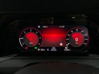 Volkswagen Golf 2.0 TDI R-Line DSG (150 ps) - BLUETOOTH - PARK SENSORS