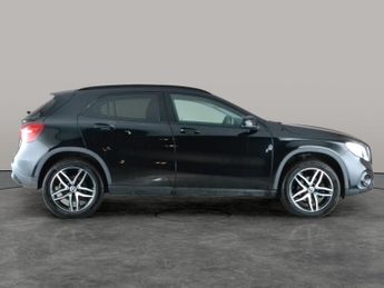 Mercedes-Benz GLA 1.6 GLA180 GPF Urban Edition 7G-DCT (122 ps) - KEYLESS-GO - BLUE