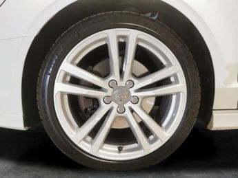 Audi A3 2.0 TDI S line S Tronic quattro (184 ps) - DRIVING MODES - PADDL