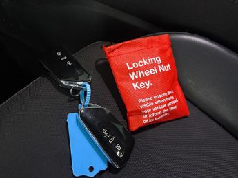 Cupra Formentor 1.4 eHybrid 12.8kWh V1 Plug-in DSG (204 ps) - KEYLESS ENTRY - LE