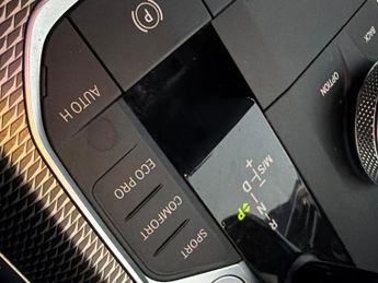 BMW 3 Series 2.0 320i M Sport (184 ps) - CARPLAY - PARK ASSIST - LED