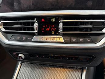 BMW 3 Series 2.0 320i M Sport (184 ps) - CARPLAY - PARK ASSIST - LED