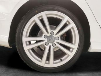 Audi A3 2.0 TDI S line S Tronic quattro (184 ps) - DRIVING MODES - PADDL