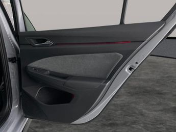 Volkswagen Golf 2.0 TDI R-Line DSG (150 ps) - BLUETOOTH - PARK SENSORS