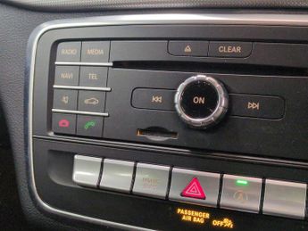 Mercedes-Benz GLA 1.6 GLA180 GPF Urban Edition 7G-DCT (122 ps) - KEYLESS-GO - BLUE