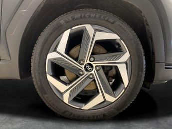 Hyundai Tucson 1.6 h T-GDi 13.8kWh Premium Plug-in 4WD (265 ps) - HEATED SEATS