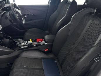 Peugeot E-208 50kWh GT (136 ps) - BLIND SPOT ASSIST - WIFI - LANE DEPARTURE