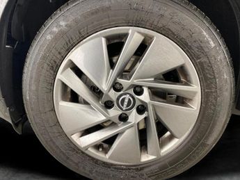 Nissan Qashqai 1.3 DIG-T MHEV Acenta Premium XTRON (158 ps) - LANE DEPARTURE  -