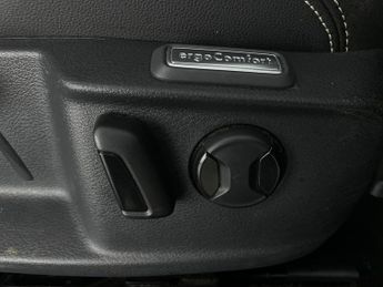 Volkswagen Passat 1.4 TSI 13kWh GTE Plug-in DSG (218 ps) - ADAPT CRUISE - NAV - CA