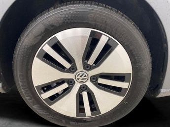 Volkswagen E-golf 35.8kWh e-Golf (136 ps) - CLIMATE CONTROL - DAB - USB AUDIO