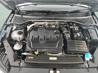 Volkswagen Passat 2.0 TDI SE Nav DSG (122 ps) - AIR CON - USB AUDIO - AUTO HEADLIG