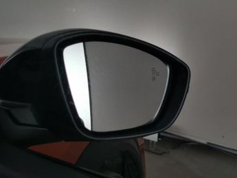 Peugeot E-2008 50kWh GT Premium (136 ps) - KEYLESS ENTRY - LED - REVERSE CAM