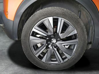 Peugeot E-2008 50kWh GT Premium (136 ps) - KEYLESS ENTRY - LED - REVERSE CAM