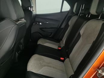 Peugeot E-2008 50kWh GT Premium (136 ps) - KEYLESS ENTRY - LED - REVERSE CAM