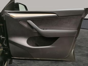 Tesla Model Y (Dual Motor) Long Range 4WDE (384 bhp) - HEATED STEERING