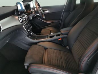 Mercedes-Benz GLA 1.6 GLA180 AMG Line Edition 7G-DCT (122 ps) - COMFORT PACK - BLU