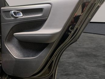 Volvo C40 Recharge 69kWh Core (231 ps) - LANE DEPARTURE  - 19IN ALLOYS - B