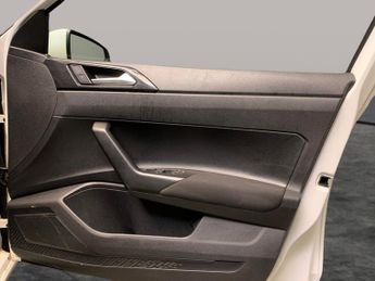 Volkswagen Polo 1.0 TSI Life DSG (95 ps) - PADDLE SHIFT - AIR CON - DAB