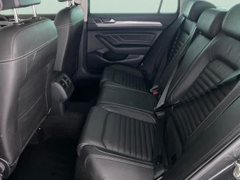 Volkswagen Passat 1.4 TSI 13kWh GTE Plug-in DSG (218 ps) - ADAPT CRUISE - NAV - CA