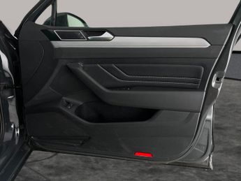 Volkswagen Passat 1.4 TSI 13kWh GTE Plug-in DSG (218 ps) - ADAPT CRUISE - NAV - CA