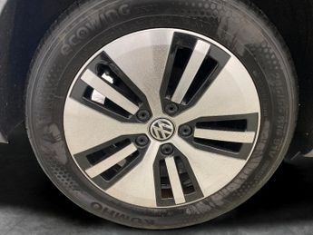 Volkswagen E-golf 35.8kWh e-Golf (136 ps) - CLIMATE CONTROL - DAB - USB AUDIO