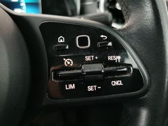 Mercedes-Benz A Class 1.5 A180d SE 7G-DCT (116 ps) - ACTIVE LANE KEEPING ASSIST - KEYL