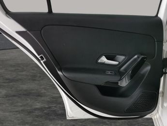 Mercedes-Benz A Class 1.5 A180d SE 7G-DCT (116 ps) - ACTIVE LANE KEEPING ASSIST - KEYL