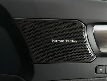 Volvo XC40 Recharge 69kWh Ultimate RWD (238 ps) - CARPLAY - HK AUDIO