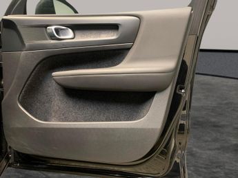 Volvo C40 Recharge 69kWh Core (231 ps) - LANE DEPARTURE  - 19IN ALLOYS - B