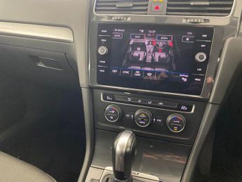 Volkswagen E-golf 35.8kWh e-Golf (136 ps) - CLIMATE CONTROL - DAB - USB AUDIO