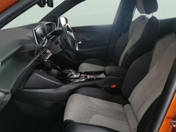 Peugeot E-2008 50kWh GT Premium (136 ps) - KEYLESS ENTRY - LED - REVERSE CAM