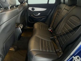 Mercedes-Benz EQC EQC 400 80kWh AMG Line 4MATIC (408 ps) - LED - REVERSE CAM - NAV