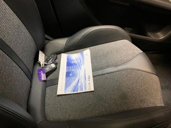 Peugeot 3008 1.2 PureTech GPF Allure EAT (130 ps) - NAV - BLIND SPOT ASSIST